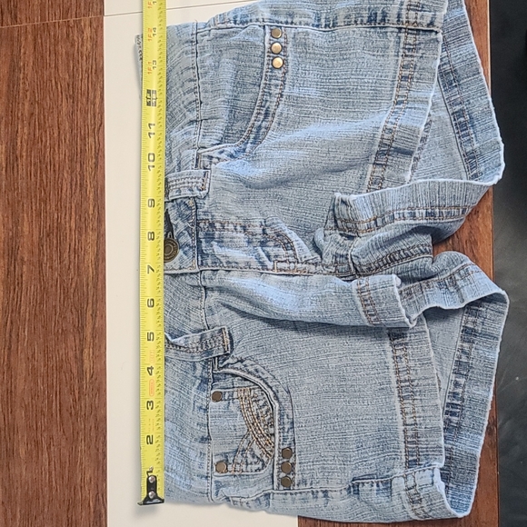 Hydraulic Distressed Short Shorts - Sz 3/4 - Picture 5 of 6